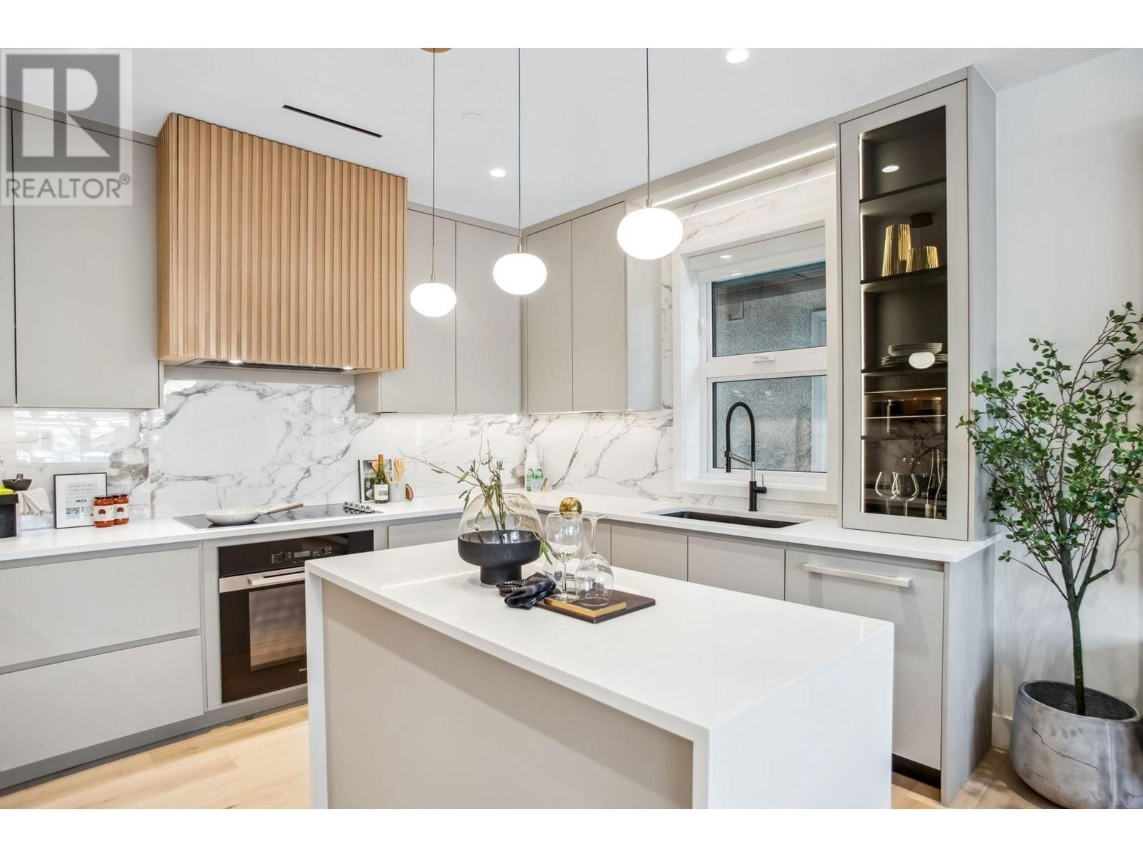 2790 21ST AVENUE Image 10