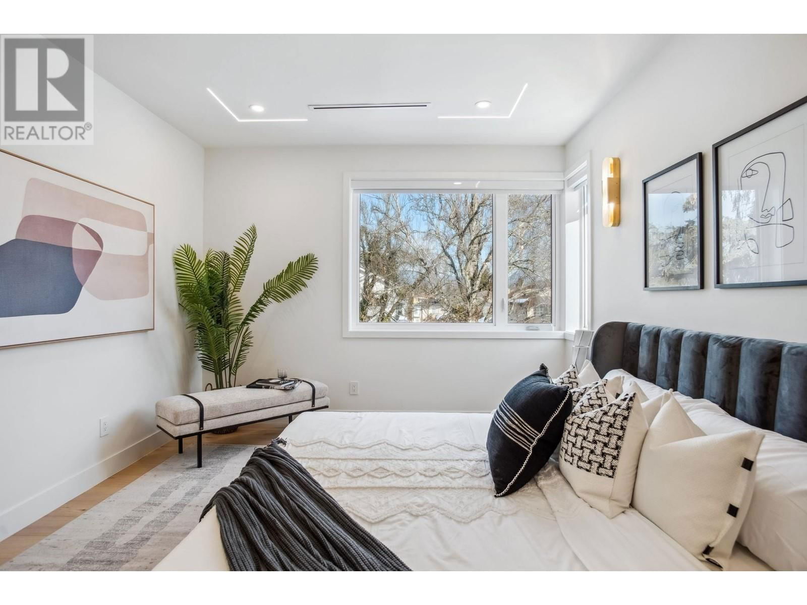 2790 21ST AVENUE Image 17