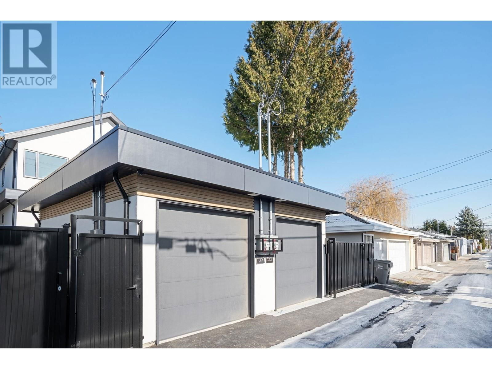 2790 21ST AVENUE Image 33