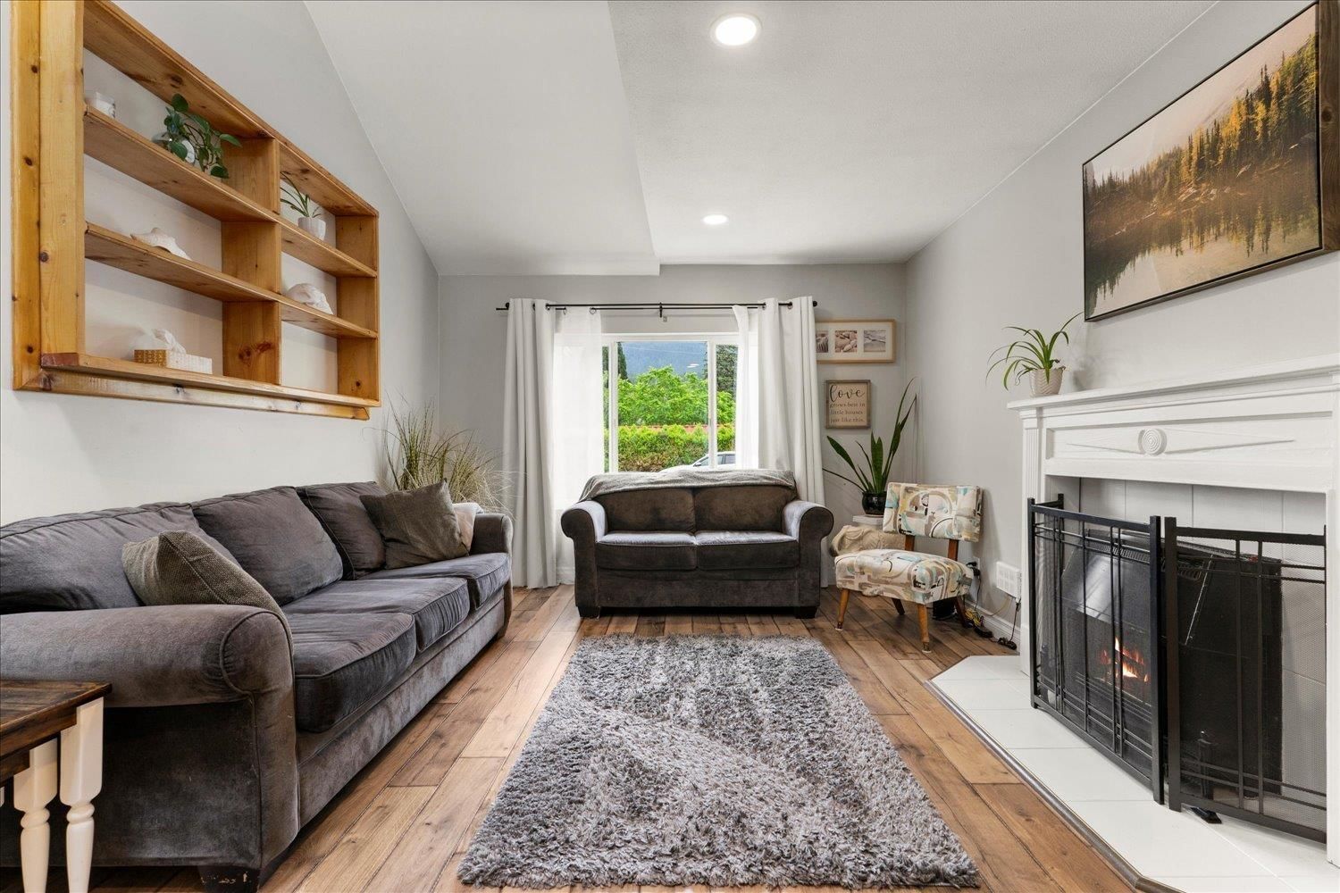 578 HEMLOCK AVENUE Image 13