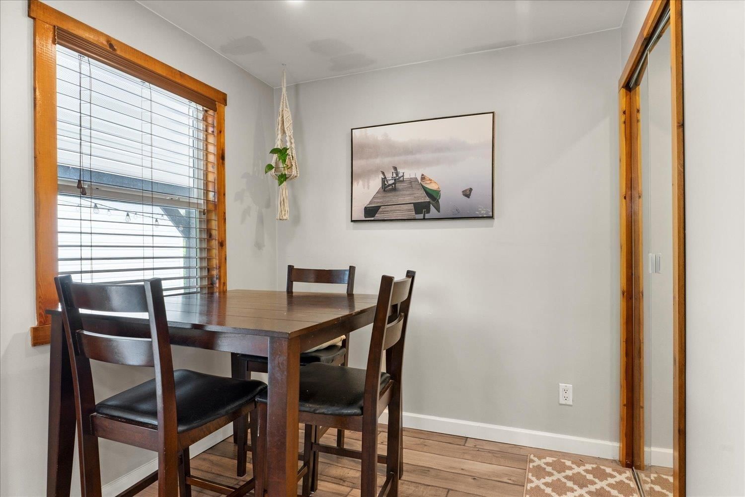 578 HEMLOCK AVENUE Image 20