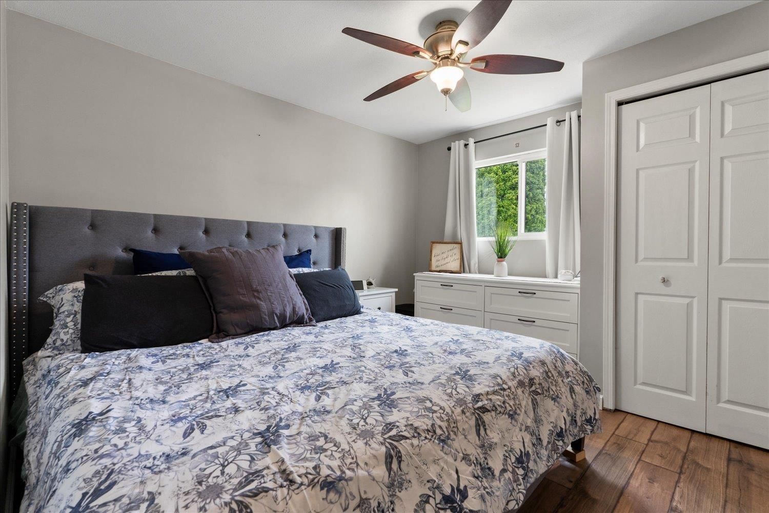 578 HEMLOCK AVENUE Image 24