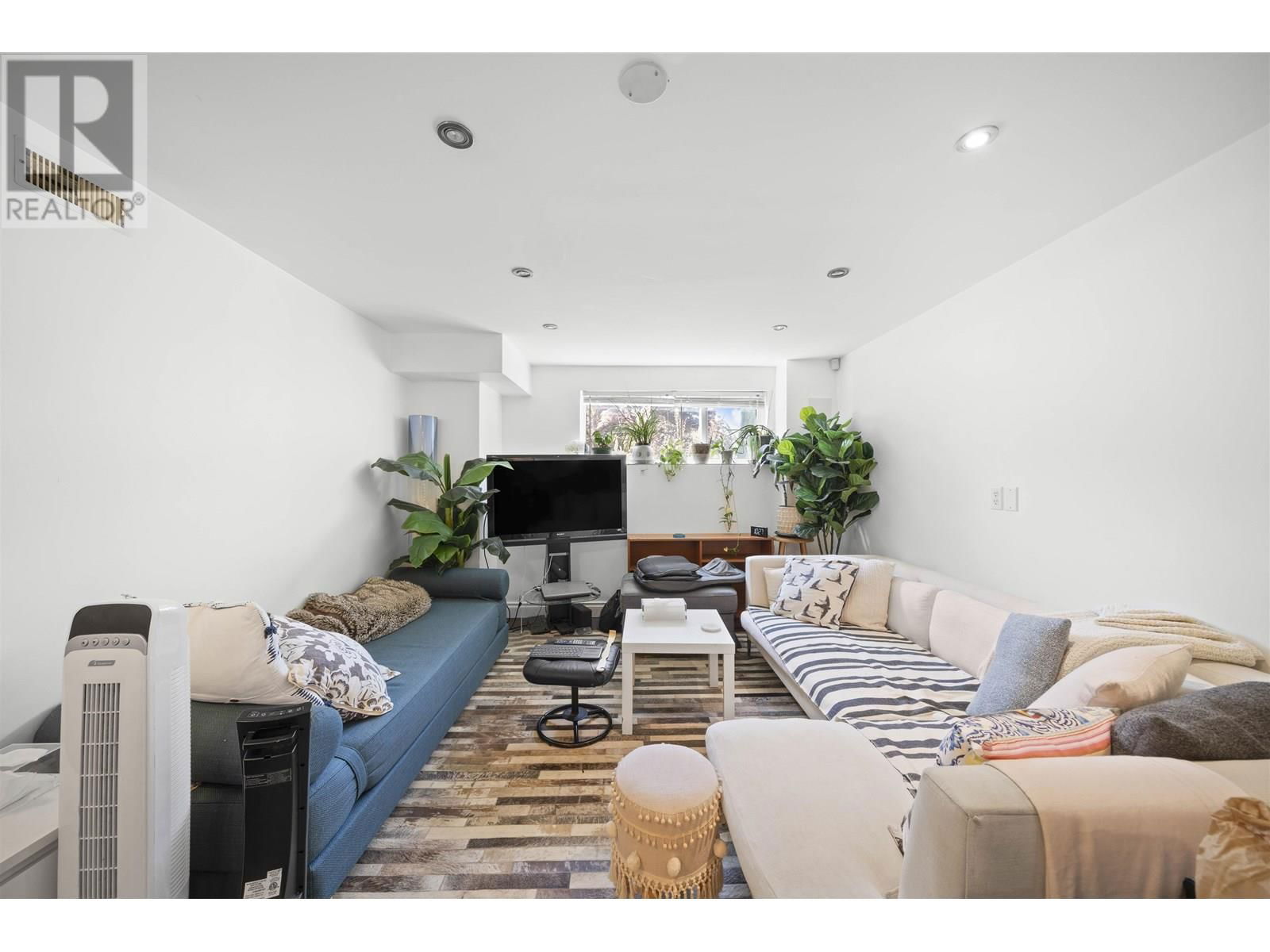 2647 DUNDAS STREET Image 15