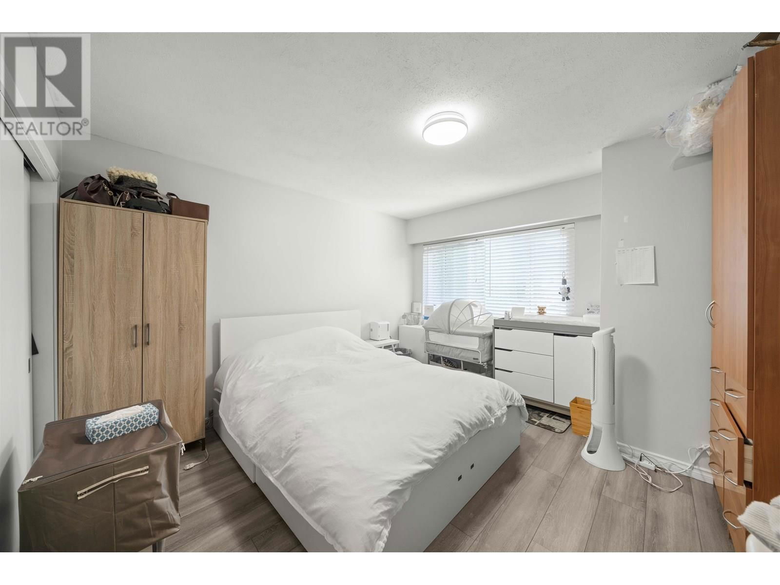 2647 DUNDAS STREET Image 18