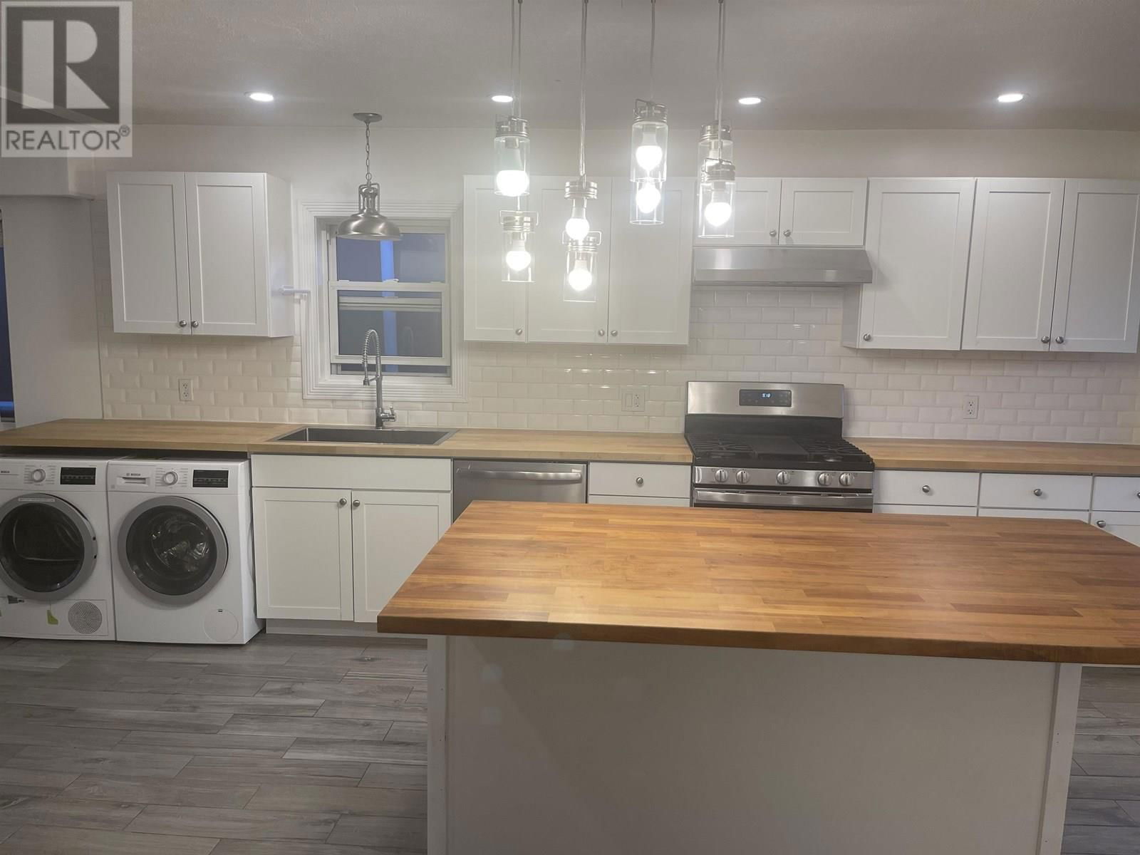 2647 DUNDAS STREET Image 19