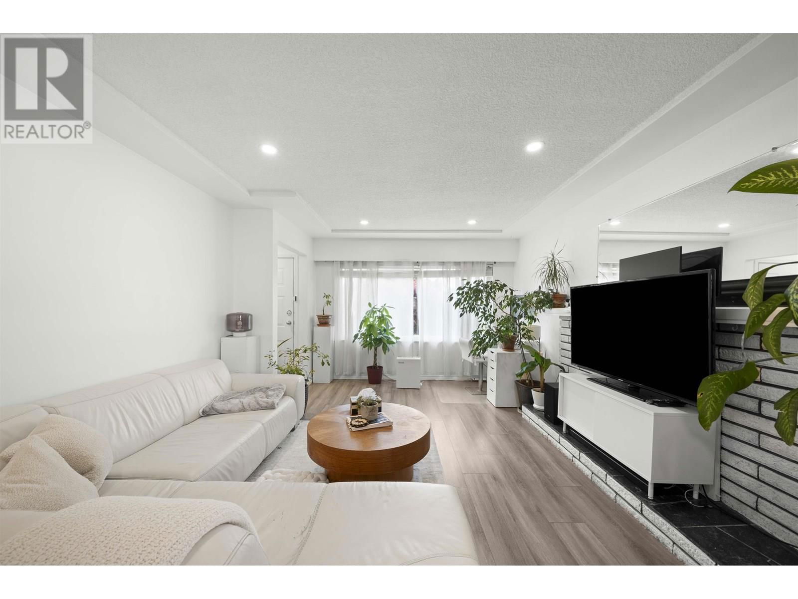 2647 DUNDAS STREET Image 2