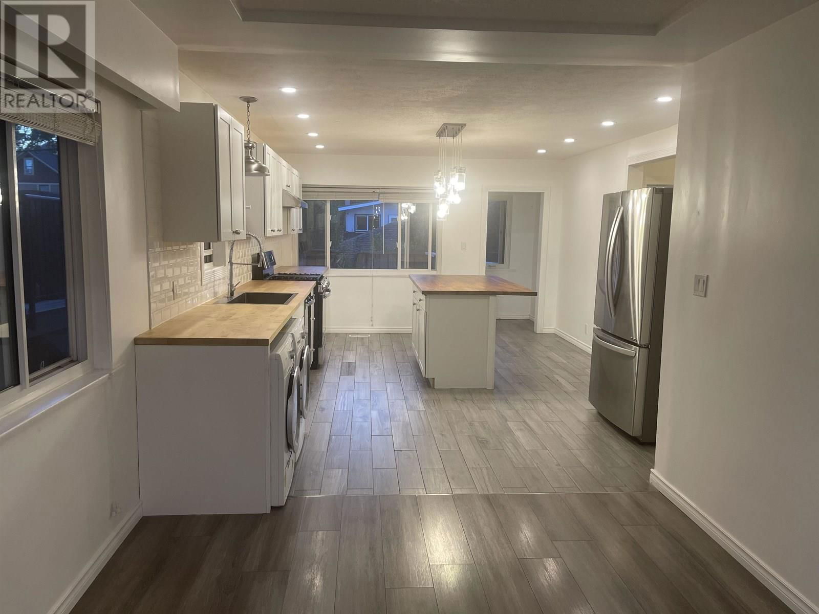 2647 DUNDAS STREET Image 22