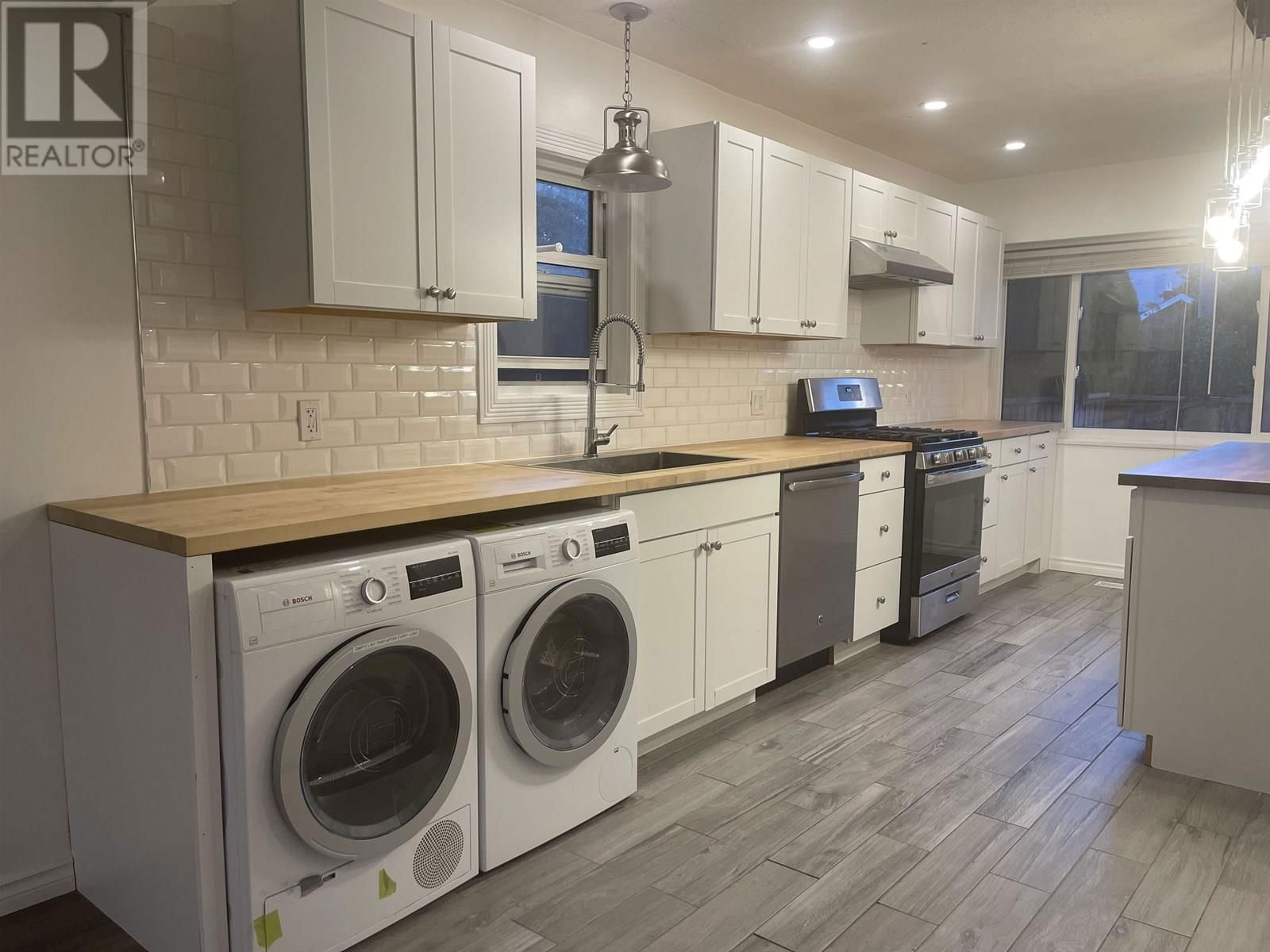 2647 DUNDAS STREET Image 23
