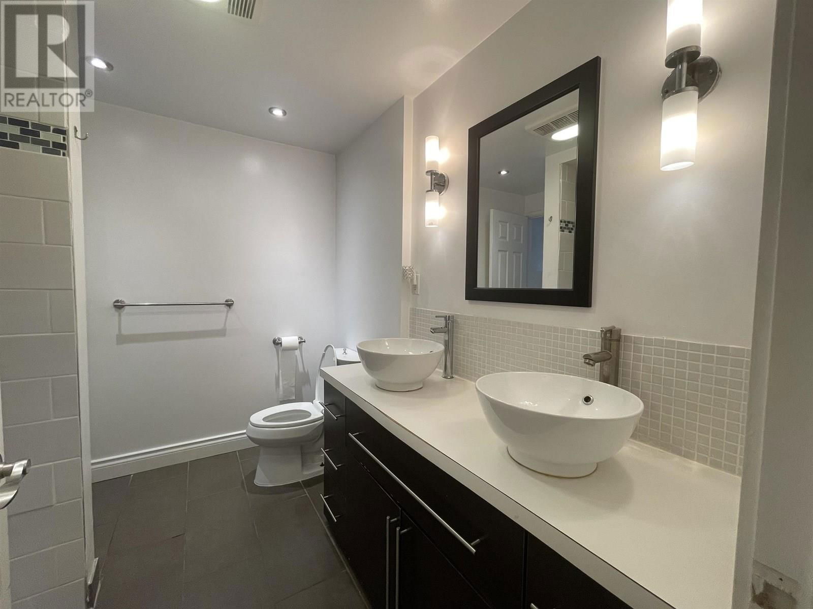 2647 DUNDAS STREET Image 35