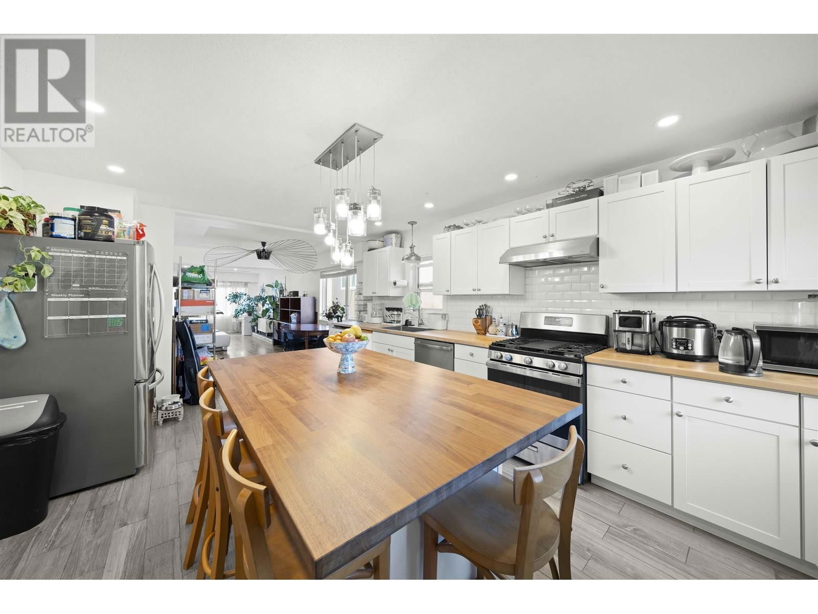 2647 DUNDAS STREET Image 8