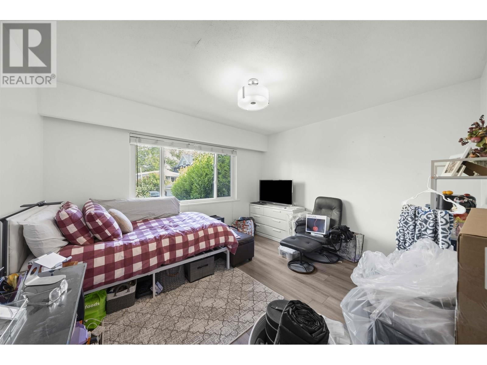 2647 DUNDAS STREET Image 9