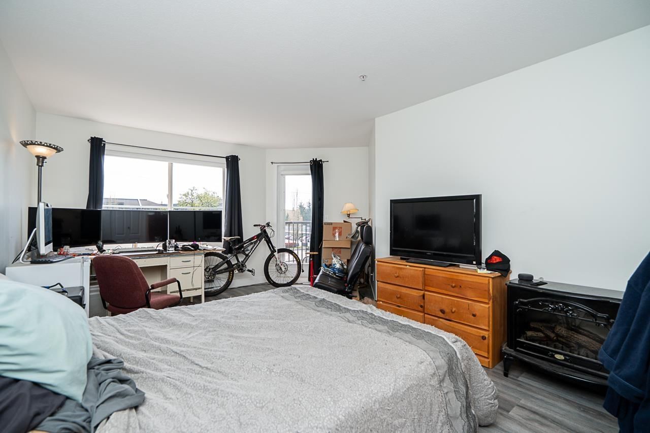 305 - 5765 GLOVER Image 16