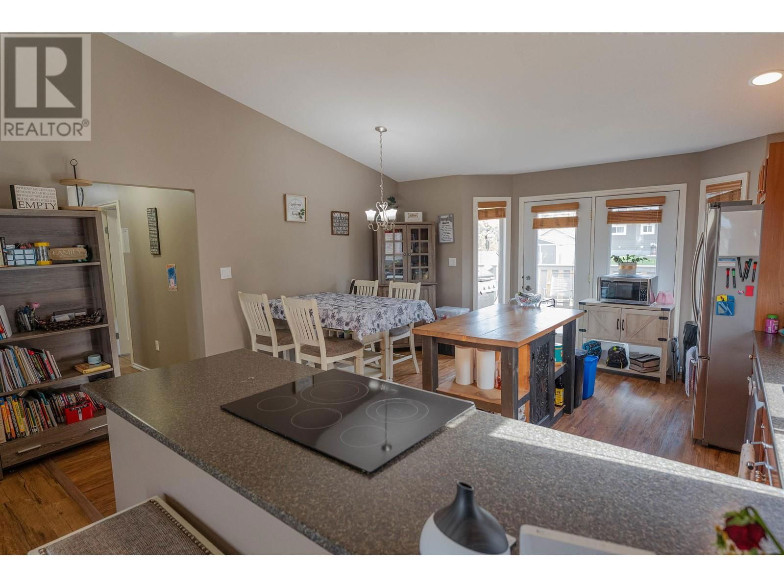 9627 113 AVENUE Image 6
