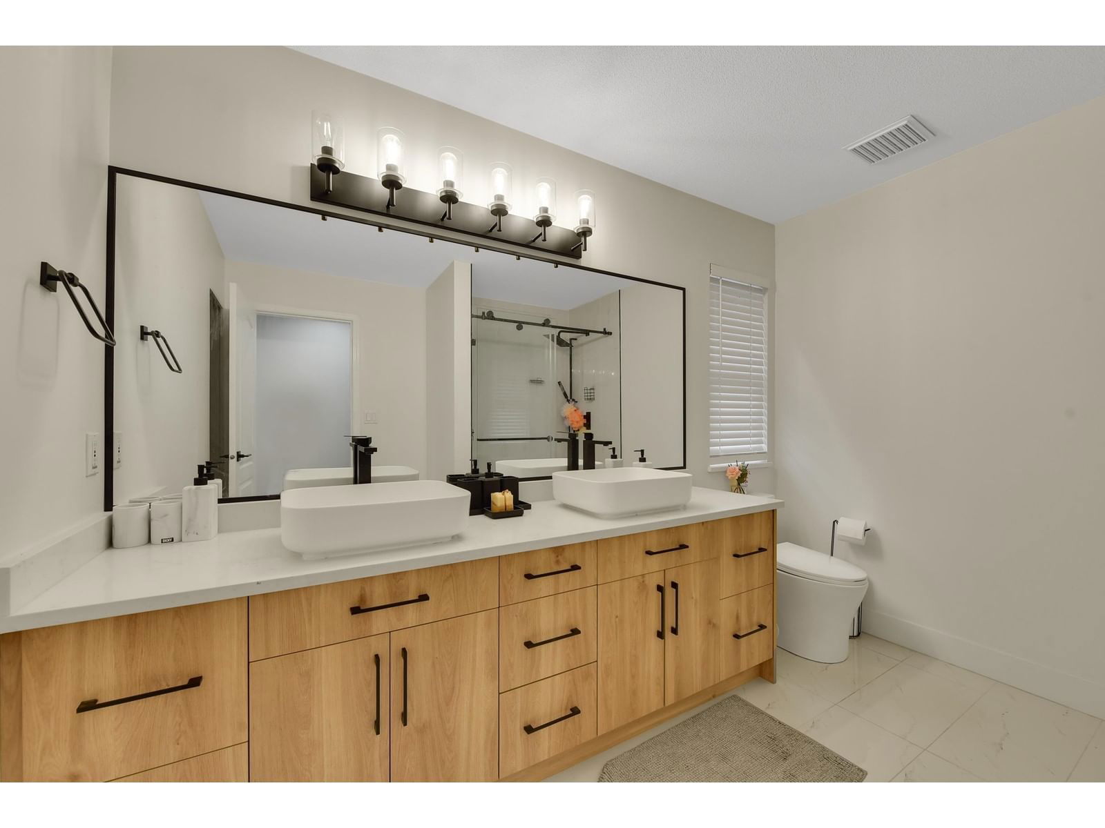 20054 FERNRIDGE Image 14