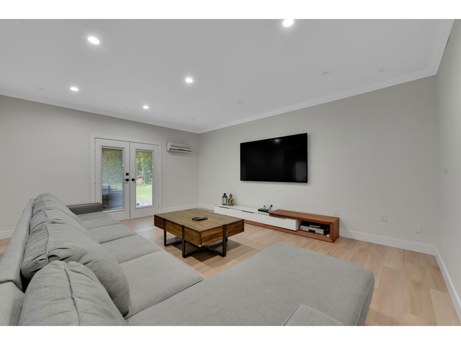20054 FERNRIDGE Image 25