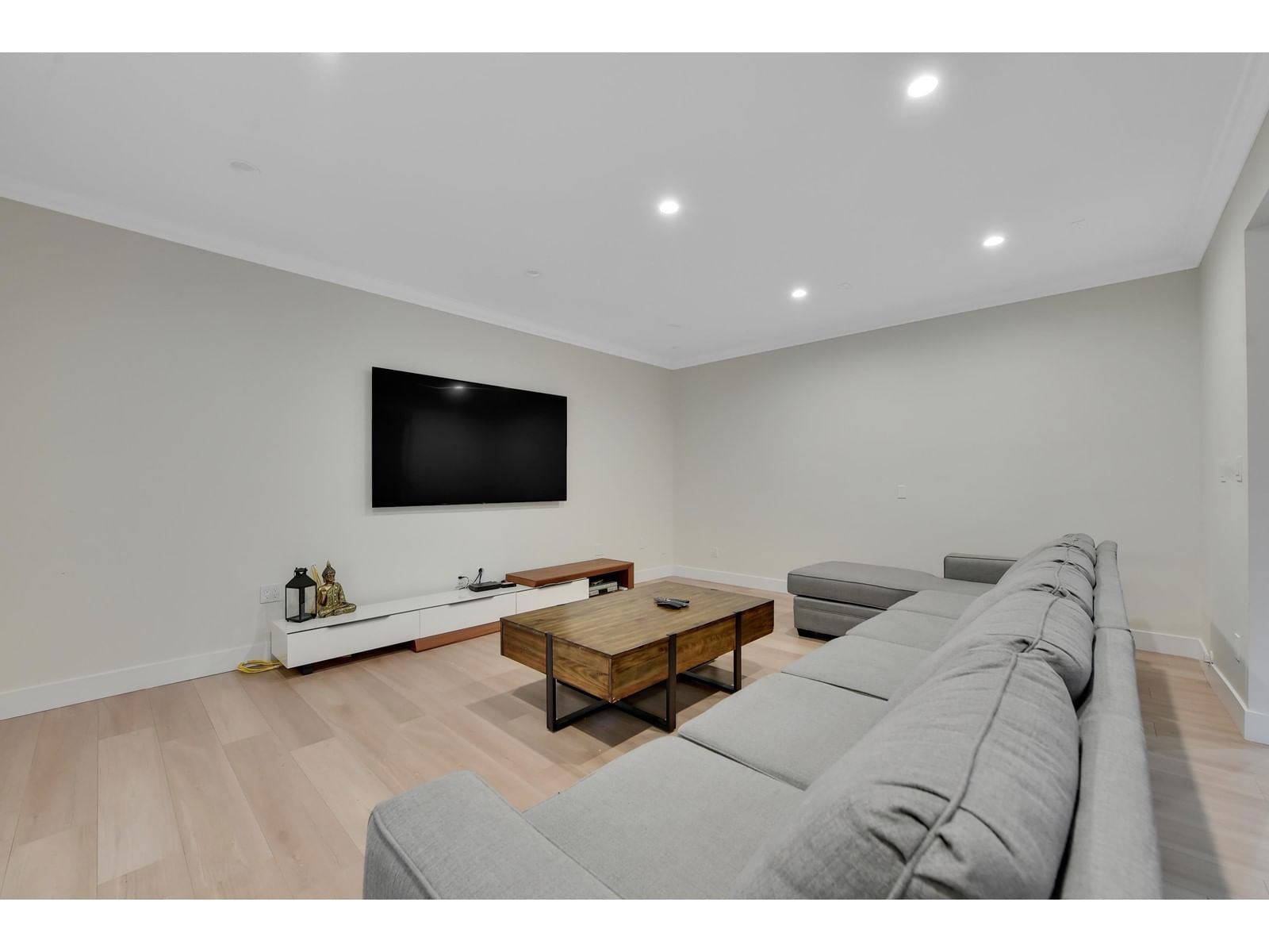 20054 FERNRIDGE Image 27