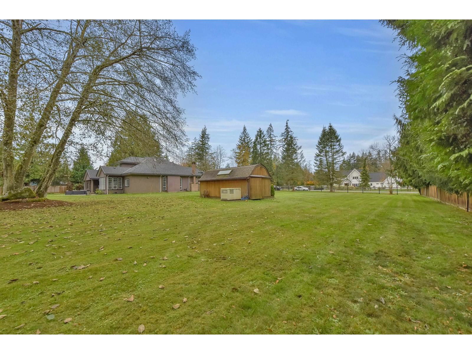 20054 FERNRIDGE Image 39