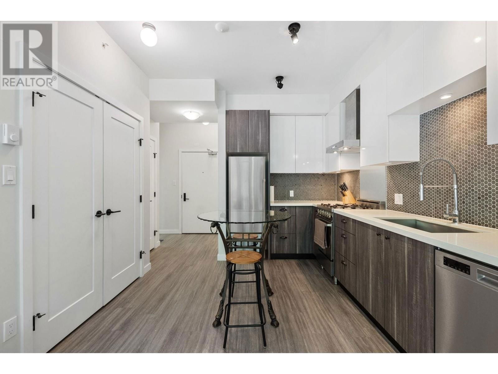 114 - 311 6TH STREET Image 10