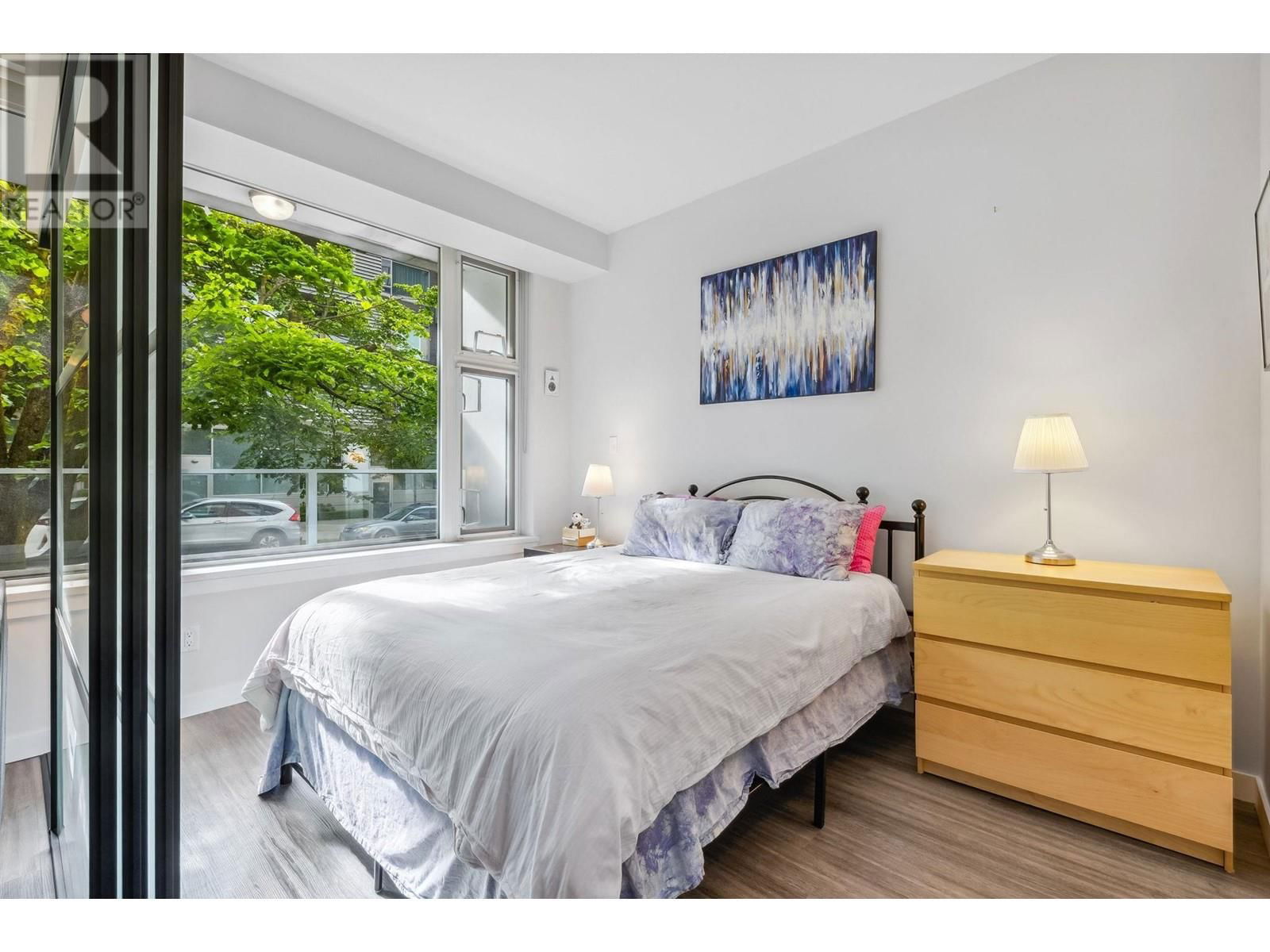 114 - 311 6TH STREET Image 11