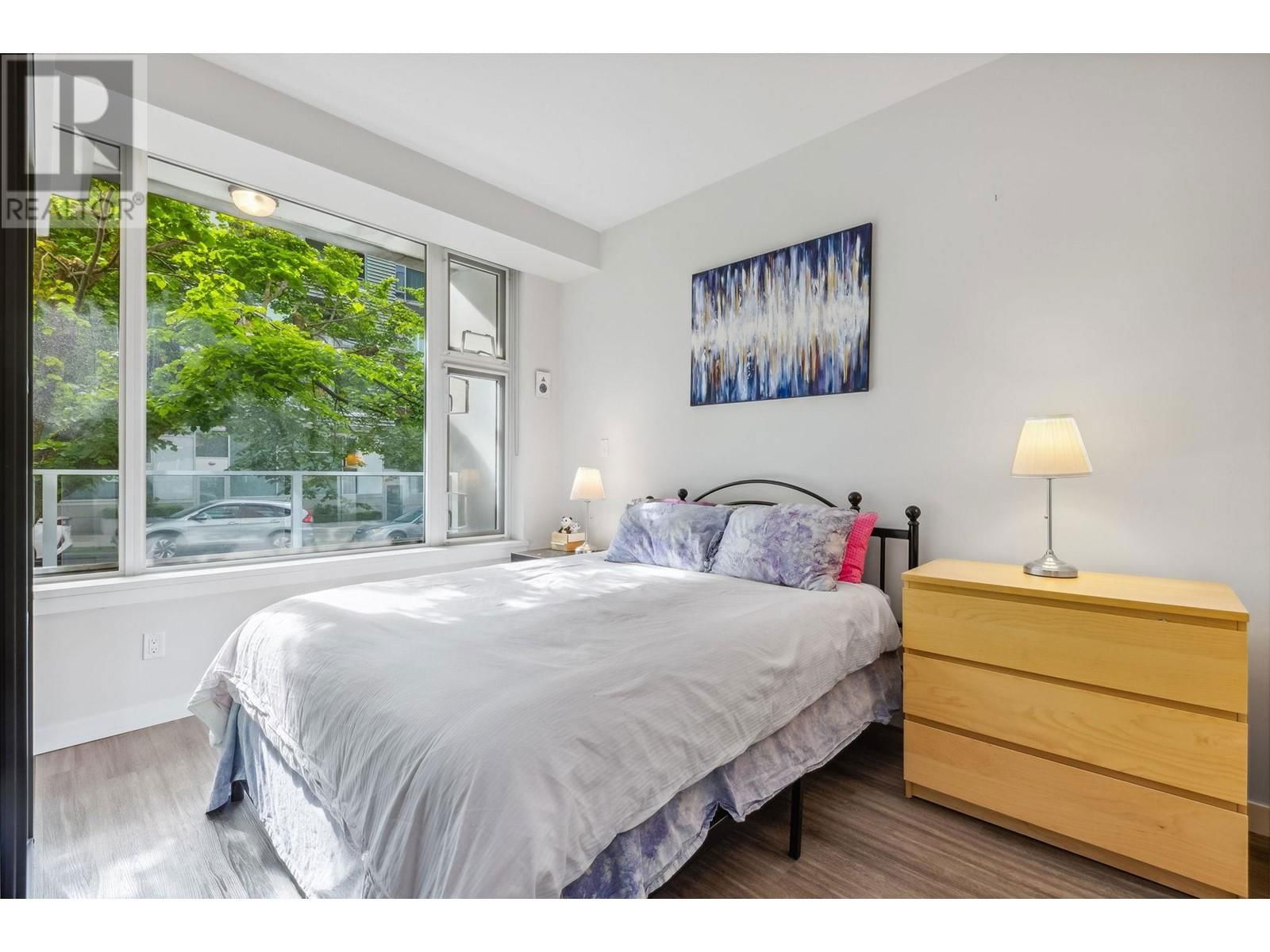 114 - 311 6TH STREET Image 12