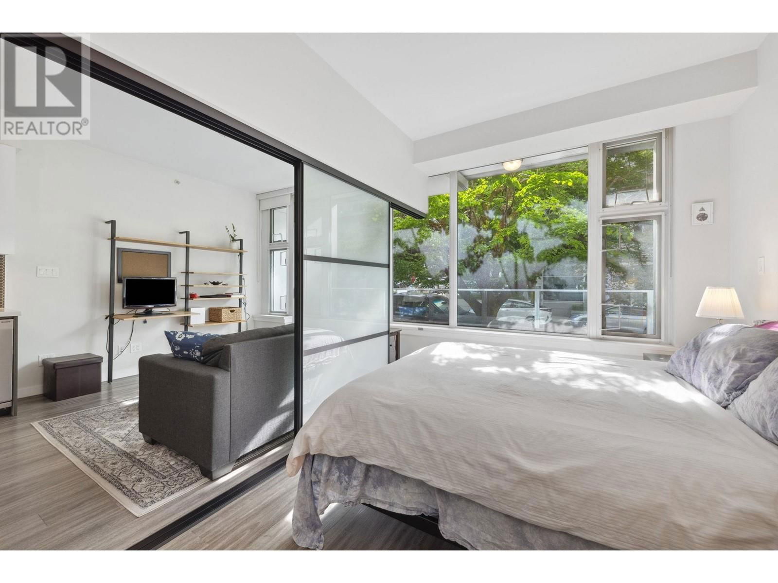 114 - 311 6TH STREET Image 15