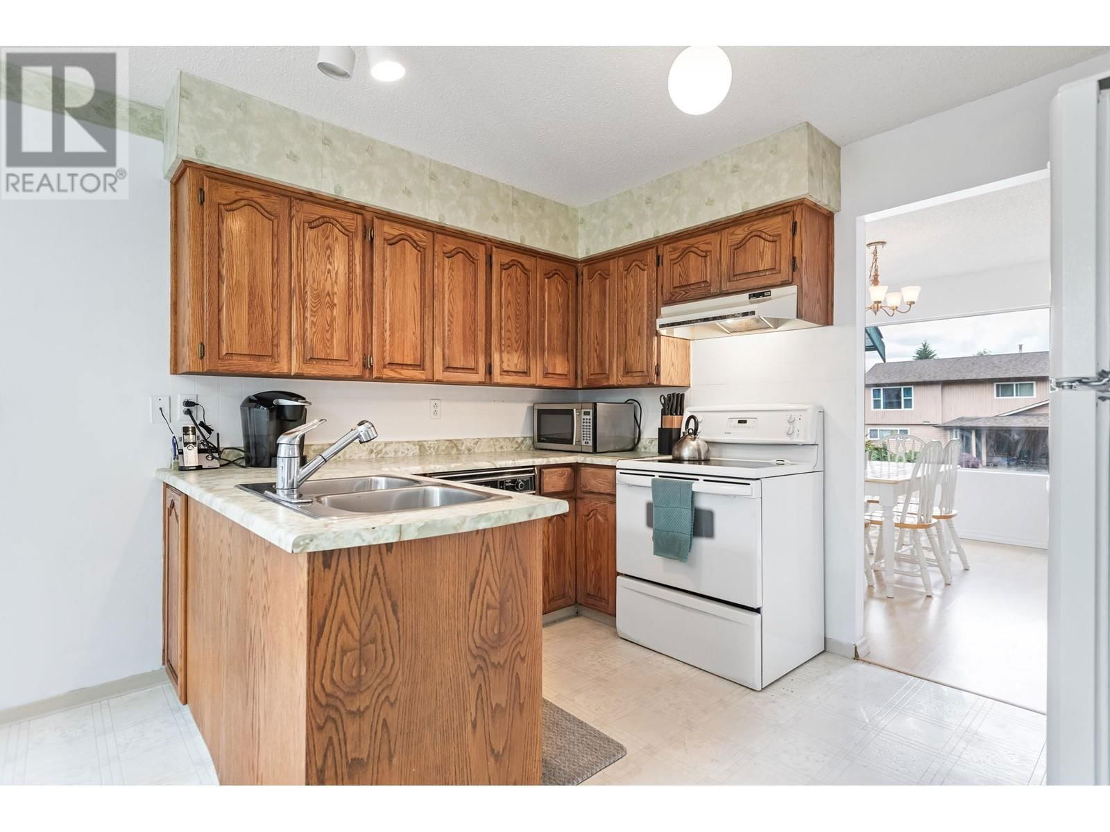 21048 BARKER AVENUE Image 12