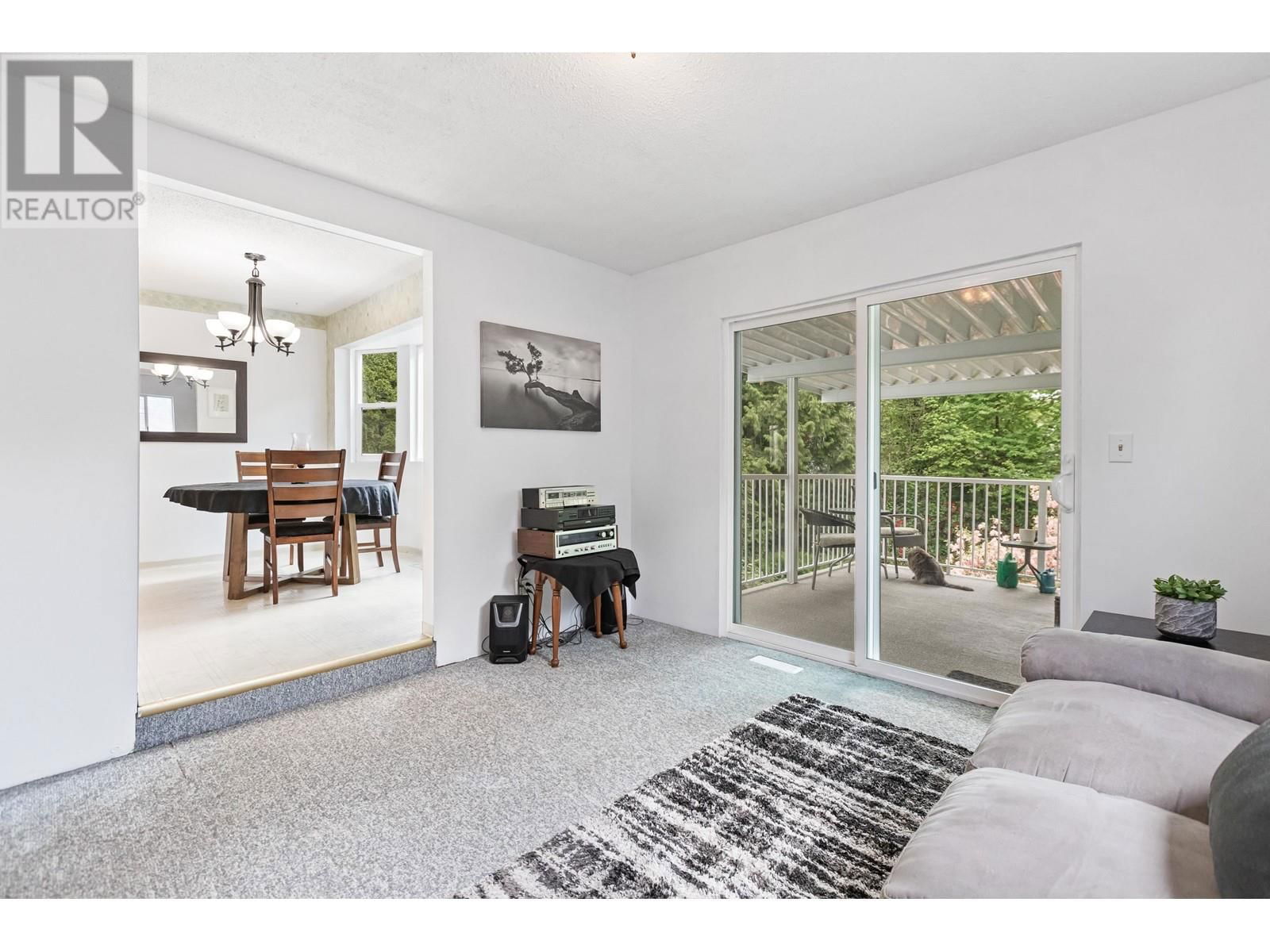 21048 BARKER AVENUE Image 15