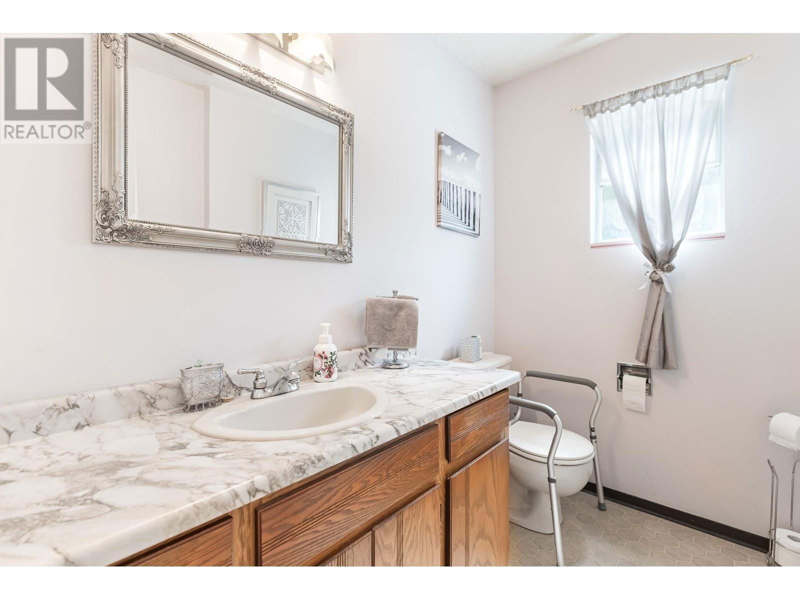 21048 BARKER AVENUE Image 17