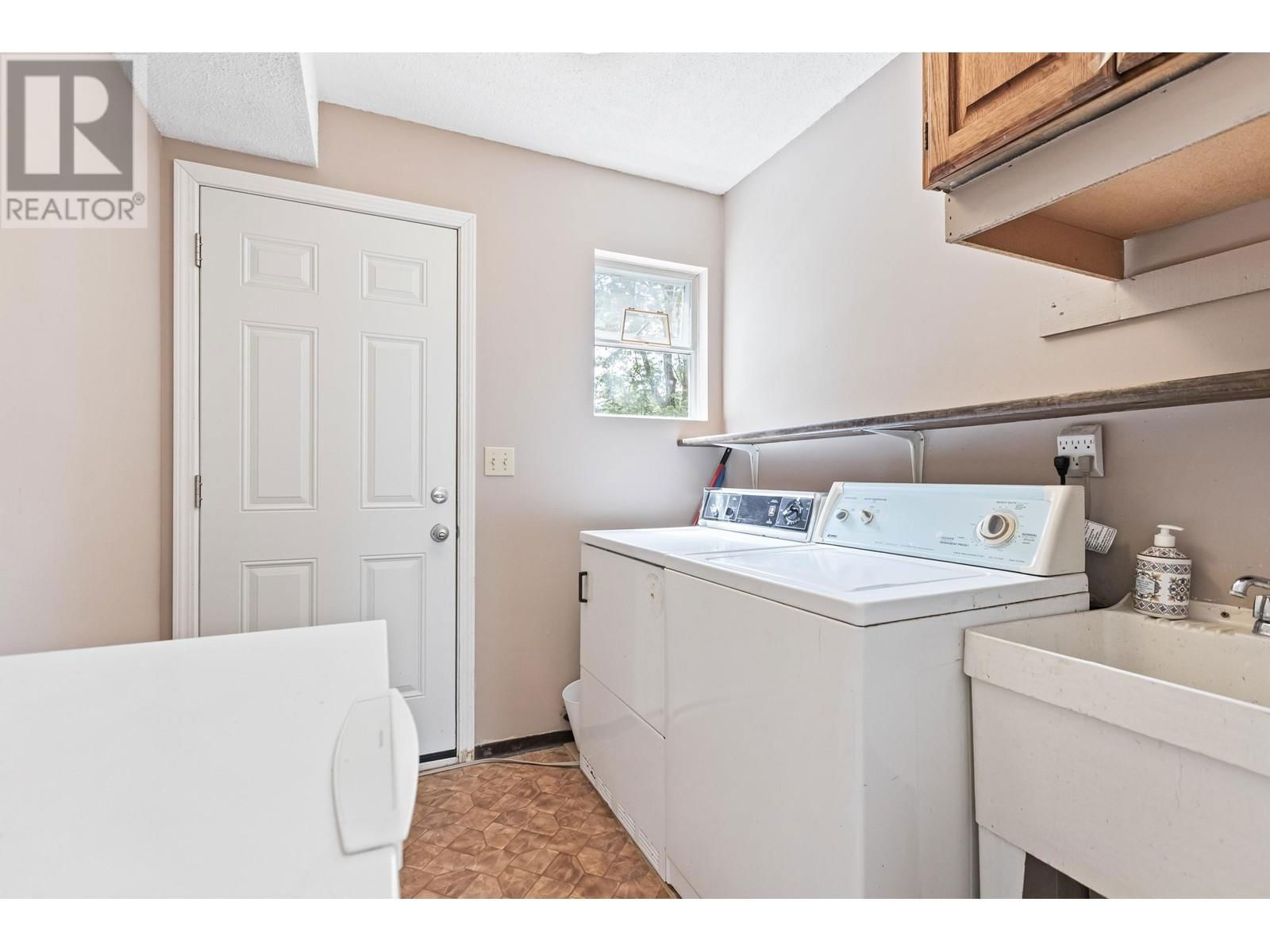 21048 BARKER AVENUE Image 18