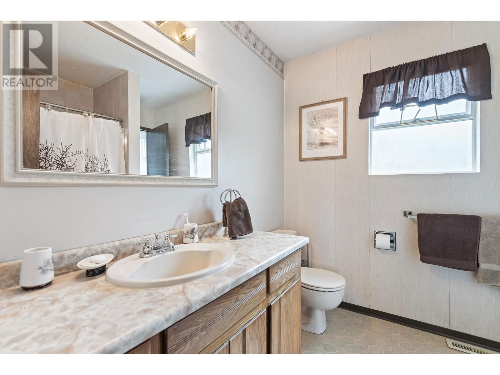 21048 BARKER AVENUE Image 23