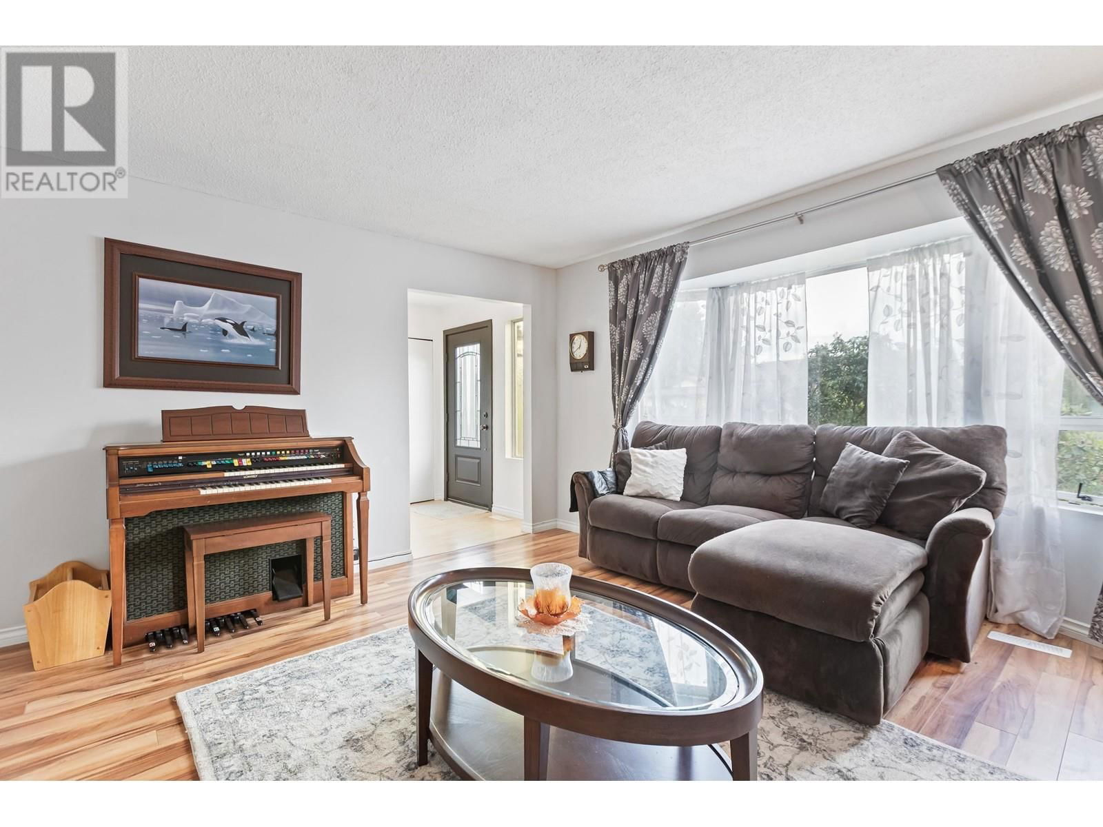 21048 BARKER AVENUE Image 6