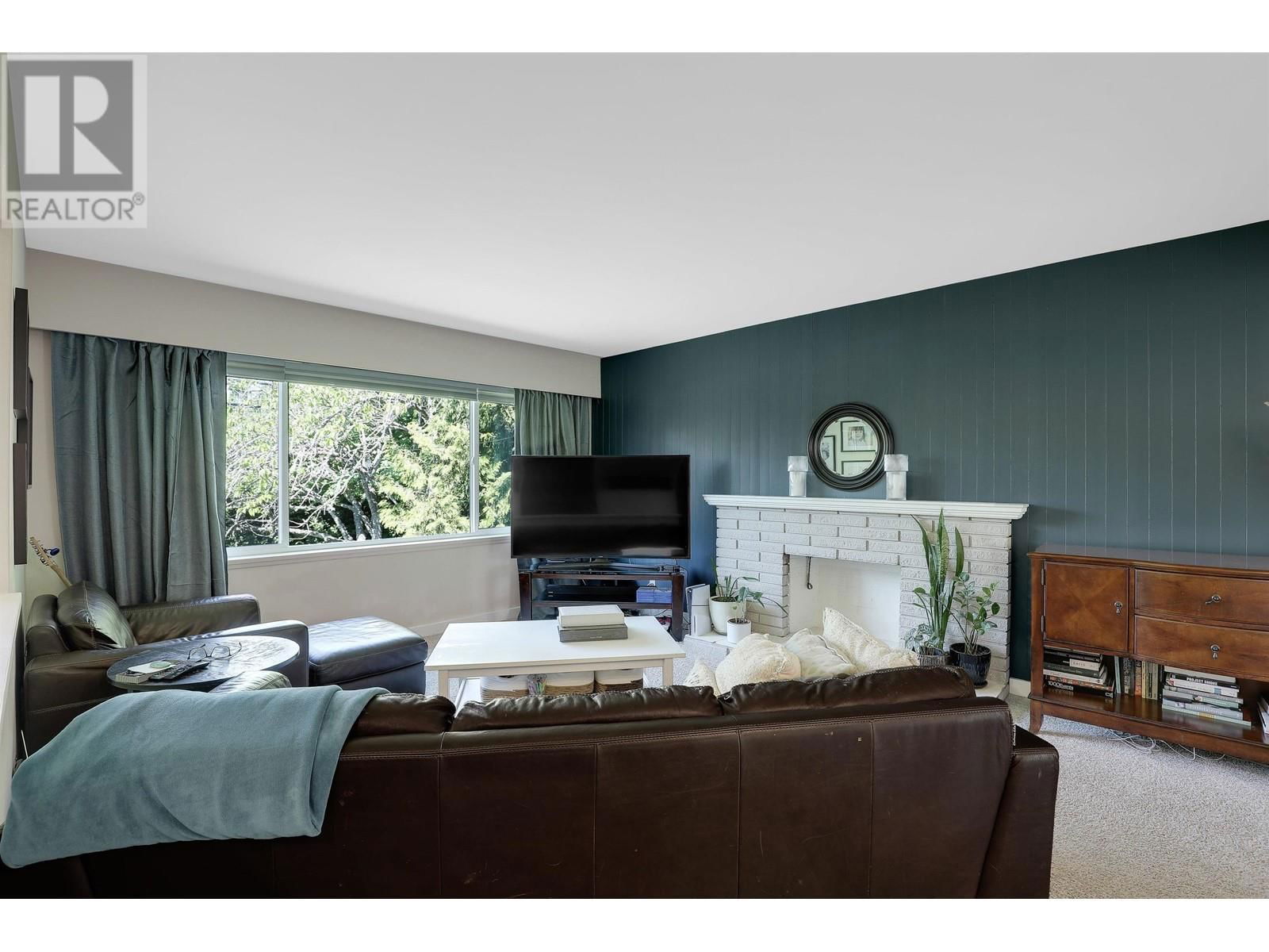 1110 53A STREET Image 8