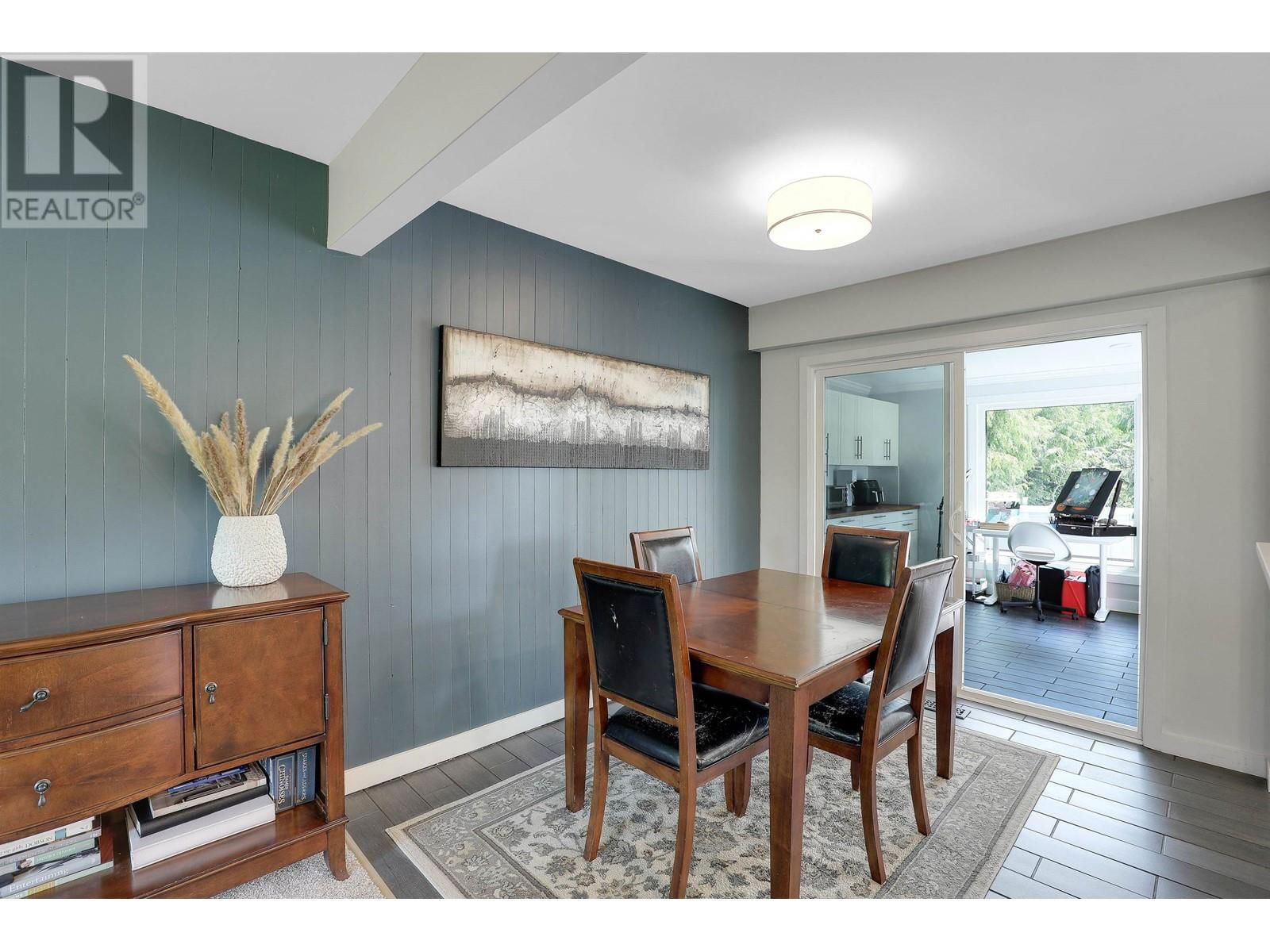 1110 53A STREET Image 9