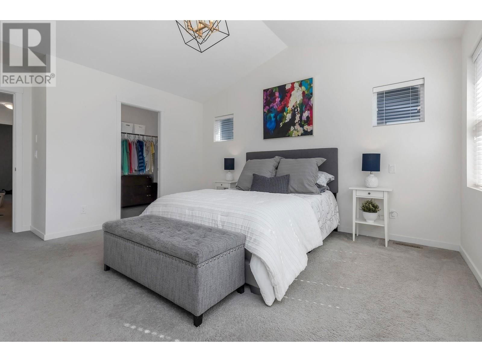12933 240A STREET Image 13