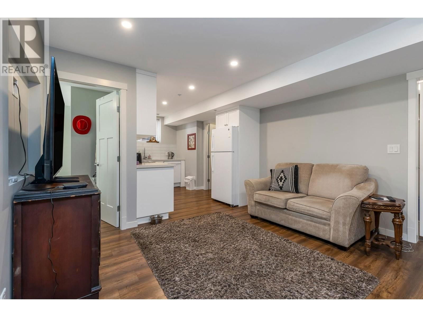 12933 240A STREET Image 25