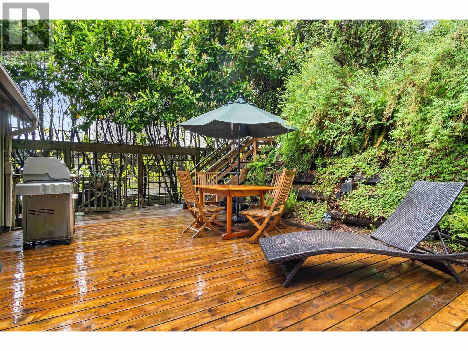 2591 CALEDONIA AVENUE Image 35