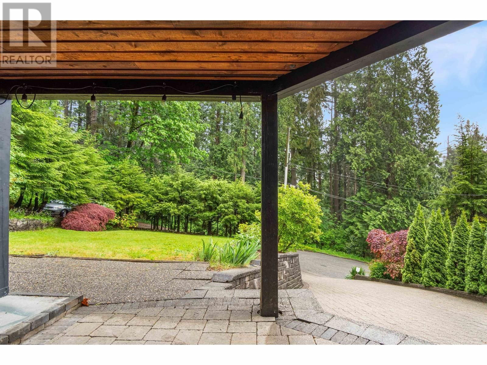 2591 CALEDONIA AVENUE Image 40
