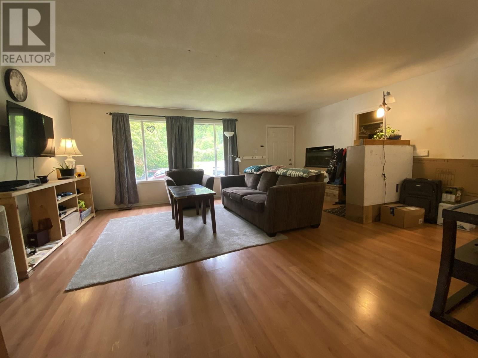 2128 GRANDVIEW DRIVE Image 2