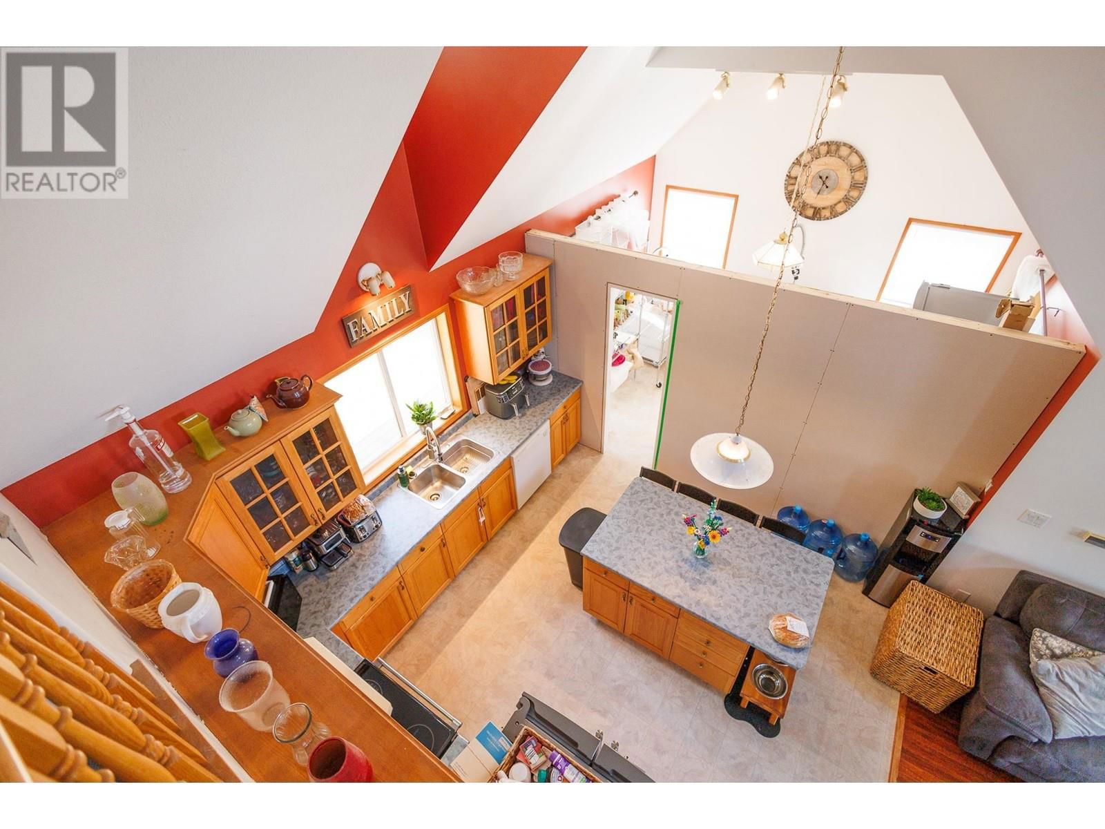 4902 HAUGLAND AVENUE Image 17