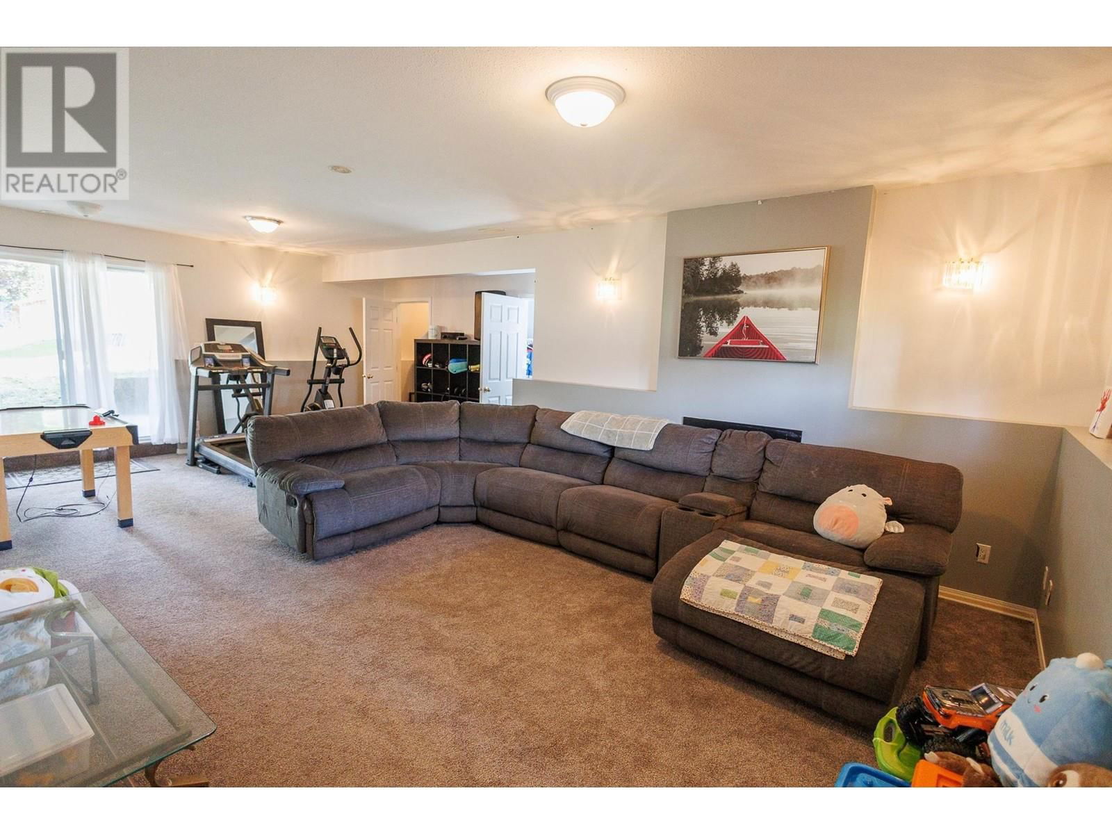 4902 HAUGLAND AVENUE Image 26