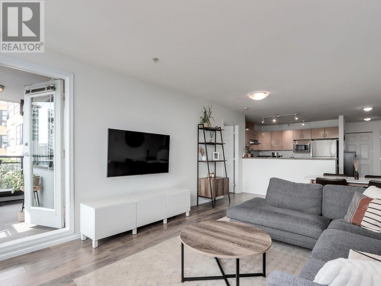 306 - 305 LONSDALE AVENUE Image 12
