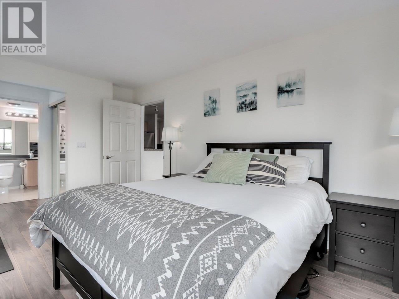 306 - 305 LONSDALE AVENUE Image 18