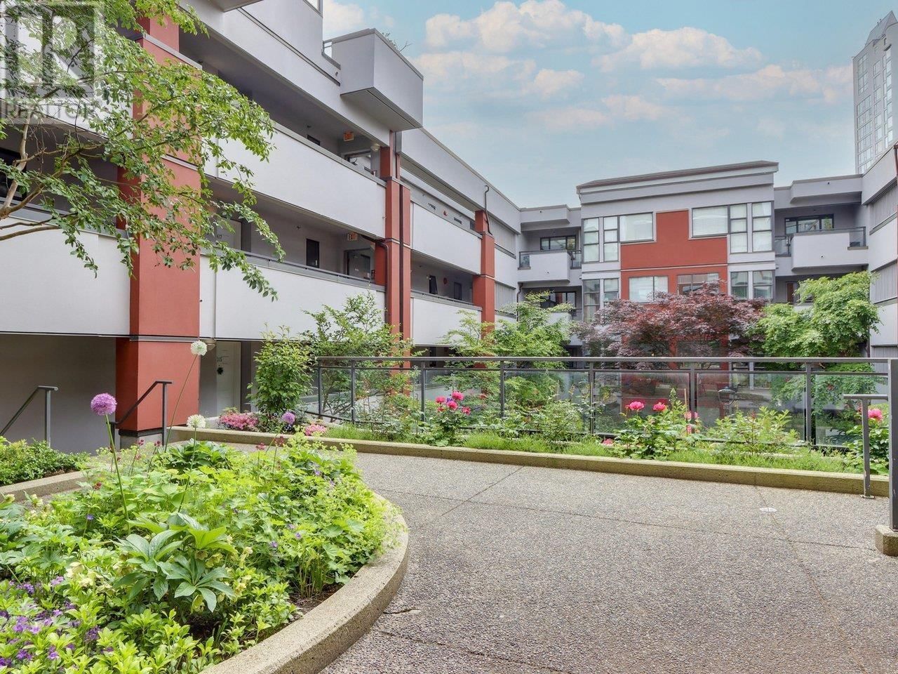 306 - 305 LONSDALE AVENUE Image 27
