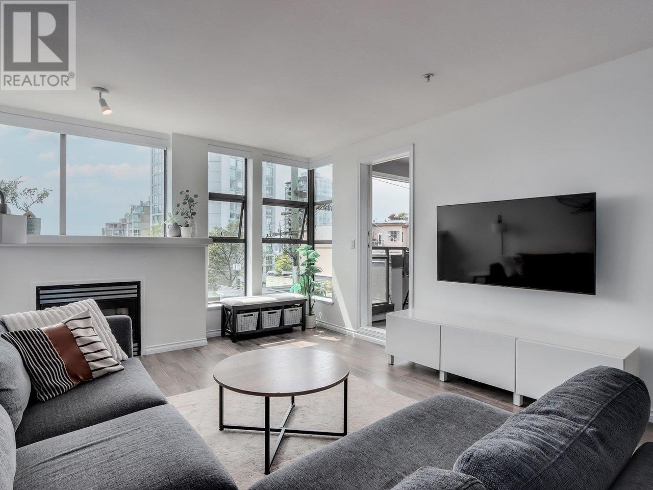 306 - 305 LONSDALE AVENUE Image 6