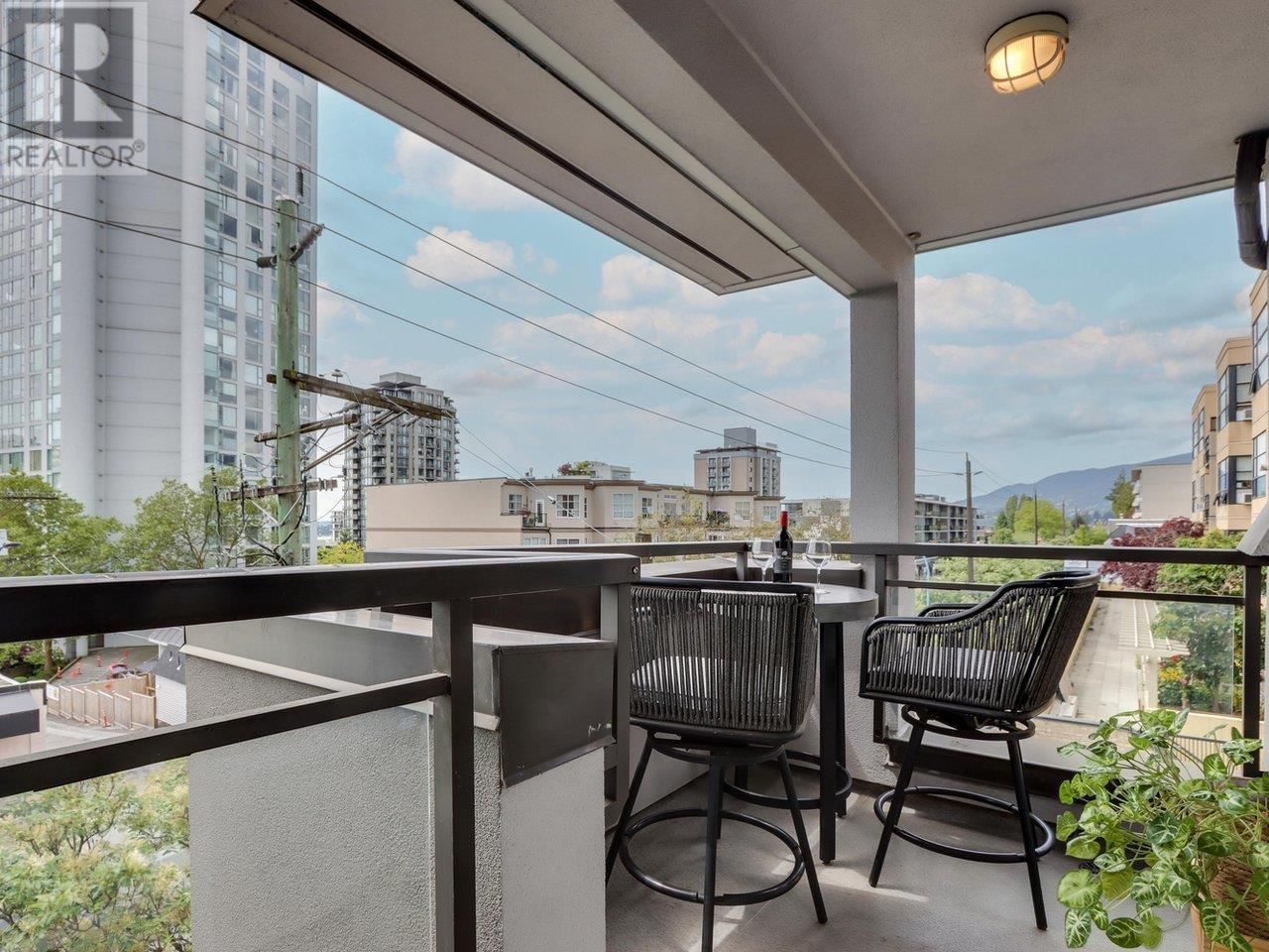 306 - 305 LONSDALE AVENUE Image 7