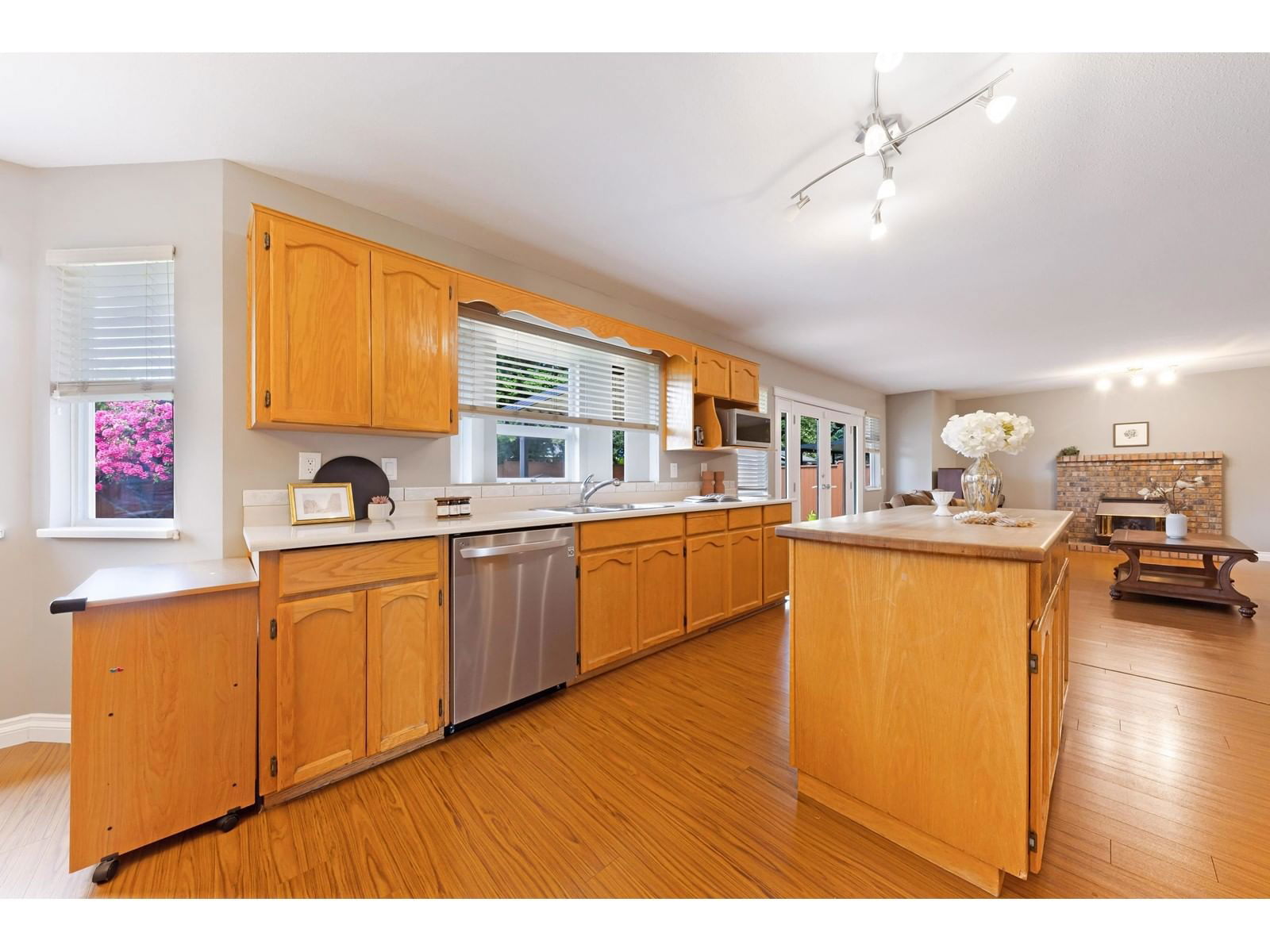 10853 162B Image 7