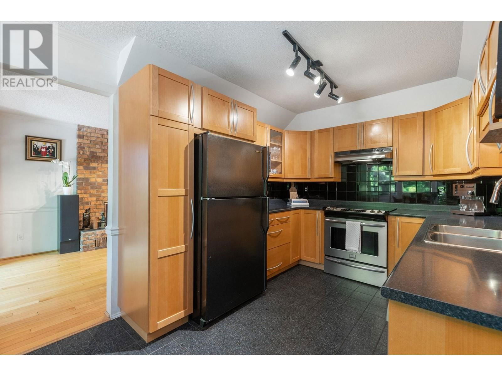 5195 SAPPHIRE PLACE Image 6