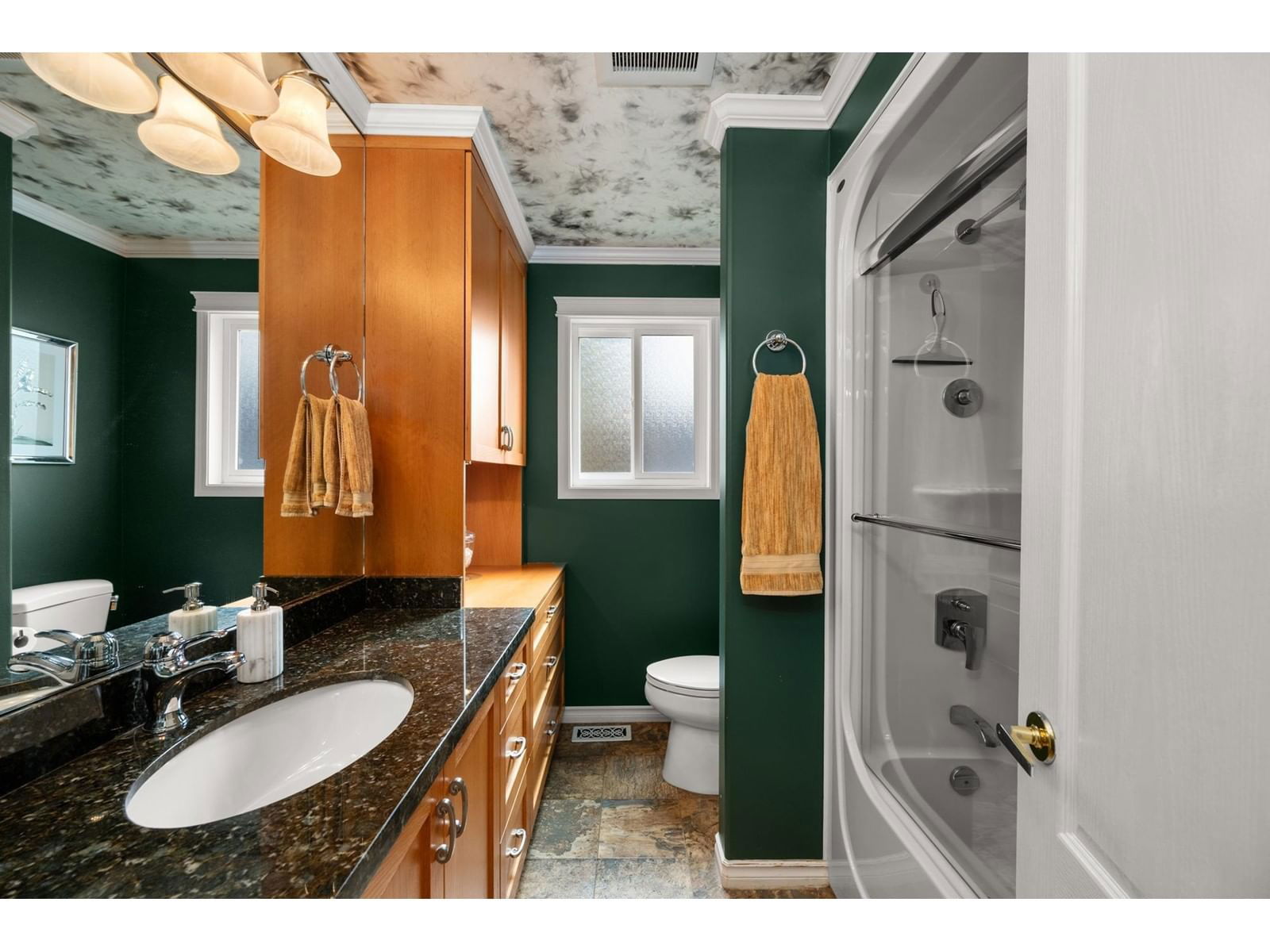 7433 BARRYMORE Image 10