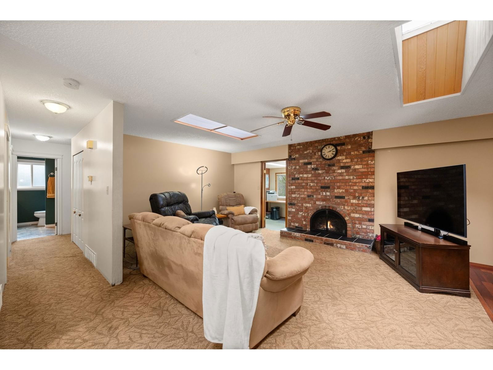 7433 BARRYMORE Image 22