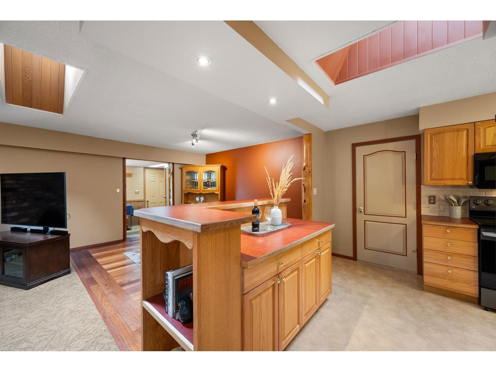 7433 BARRYMORE Image 28